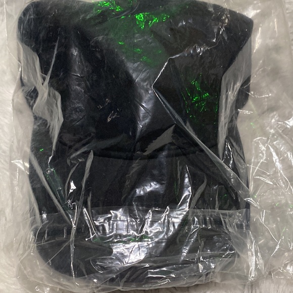 NWT UGG black baseball cap - Picture 8 of 9